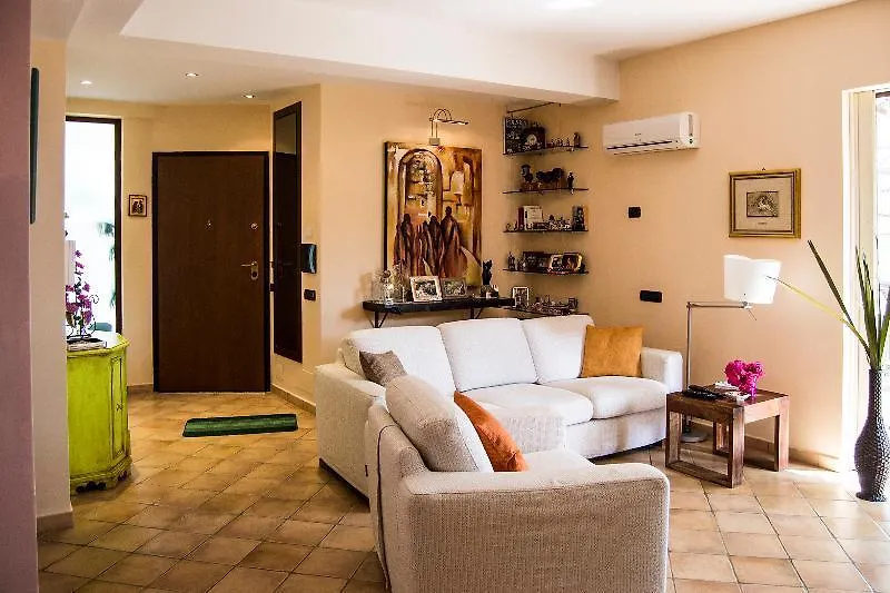 B&B Ai Due Pini Gallodoro 3*,